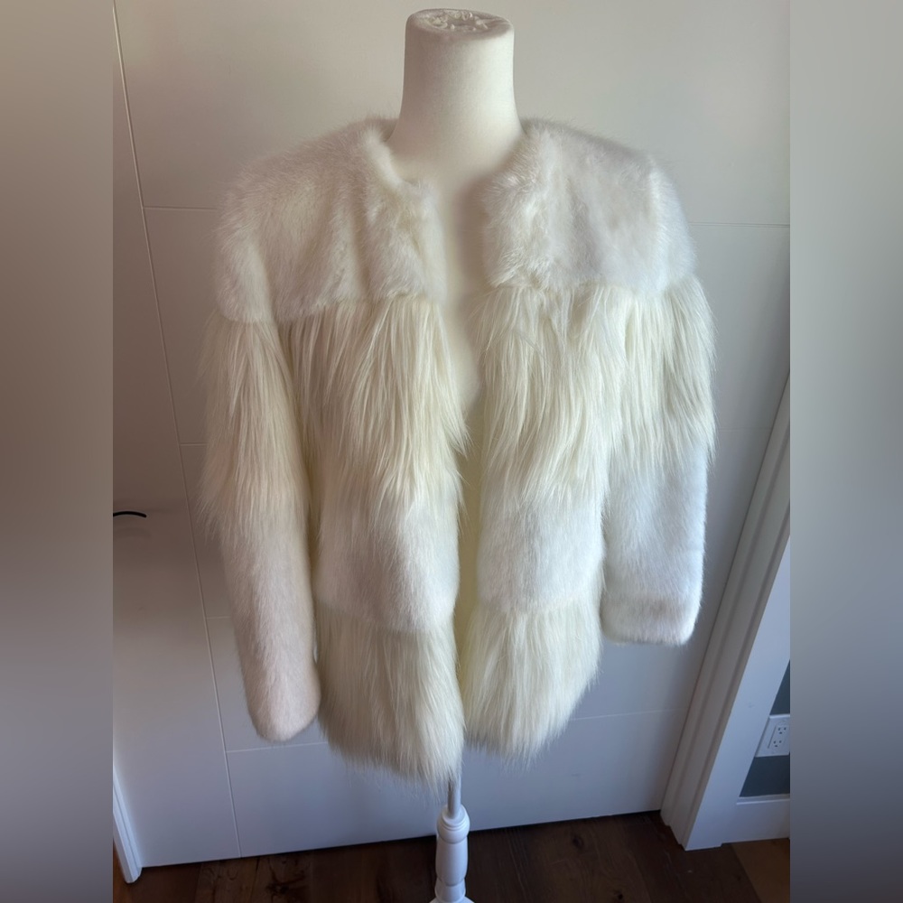 Zara faux fur coat in white size XS